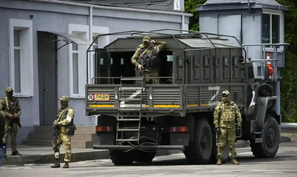 2 Ukraine Tuyen Bo Lat Nguoc The Co Nga  Tiep Tuc Phao Kich