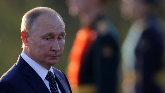 1 Cac Dai Bieu Duma Tai 18 Quan Cua Moscow Va St Petersburg Yeu Cau Putin Tu Chuc