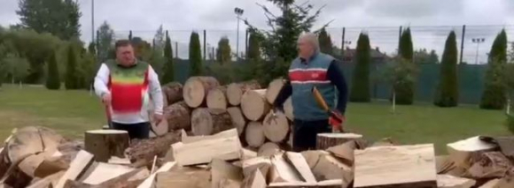 1 Alexander Lukashenko Dien Vai Bo Cui De Giup Chau Au Khong Chet Cong