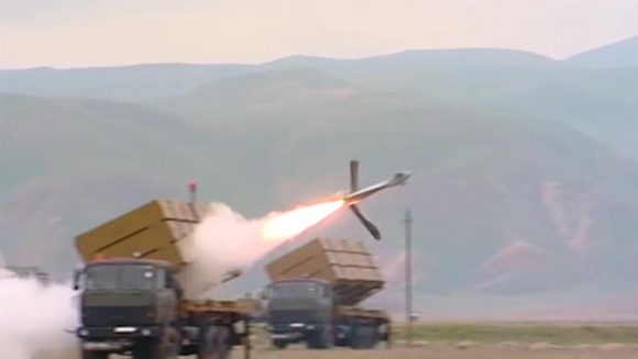 1 Azerbaijan Bat Ngo Dung Uav Cam Tu Harop Tan Cong Du Doi Armenia