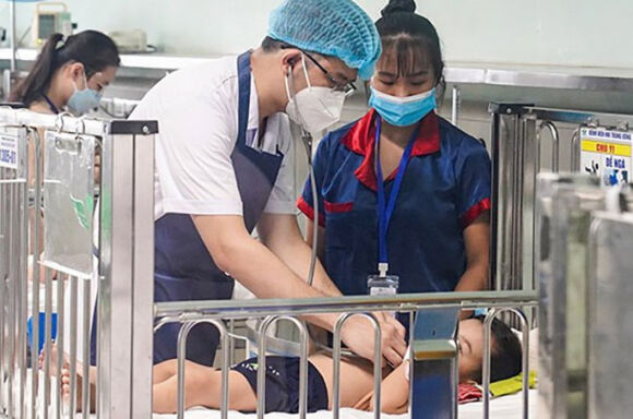 1 So Ca Nhiem Virus Adeno Tang Bat Thuong 6 Tre Em Tu Vong