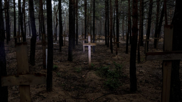 2 Canh Sat Ukraine Phat Hien Mo Tap The Hon 400 Thi The Tai Izium