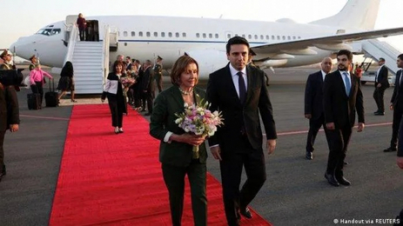 1 Ba Dam Thep Cua My Bat Ngo Den Armenia Sau Giao Tranh Dam Mau