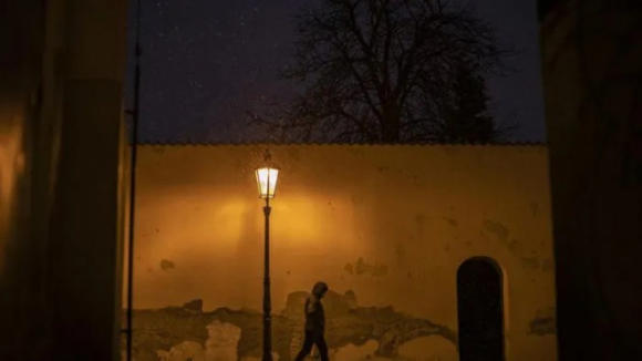 1 Phan Lan Can Nhac Tat Den Duong Ban Dem De Tiet Kiem Nang Luong