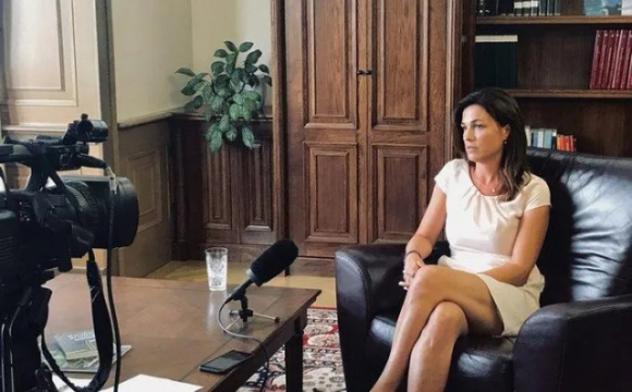 1 Ngo Ngang Voi Khoi Tai San Nga Bi Hungary Dong Bang