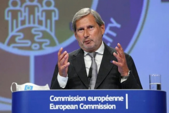 2 Ngo Ngang Voi Khoi Tai San Nga Bi Hungary Dong Bang