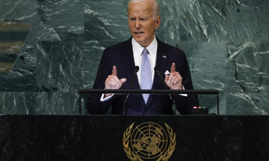 1 My Cao Buoc Nga De Doa Hat Nhan Vo Trach Nhiem Vi Pham Hien Chuong Lhq