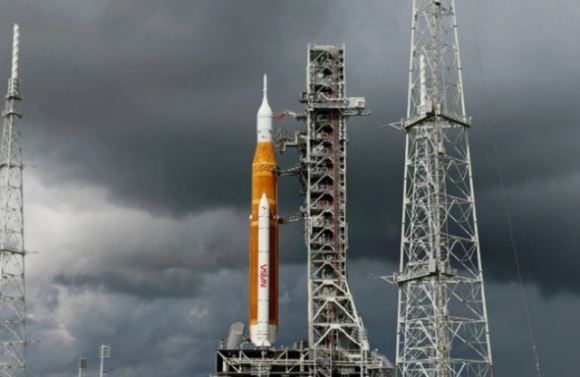 1 Bao Ian Khien Nasa Lai Lo Hen Voi Mat Trang