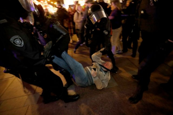 1 Dan Nga Tiep Tuc Phan Doi Lenh Dong Vien Putin Ky Sac Lenh Phat Nang Neu Dao Ngu