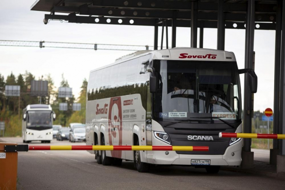 5 Oto Noi Duoi Nhau Roi Nga Sau Khi Tong Thong Putin Phat Lenh Dong Vien