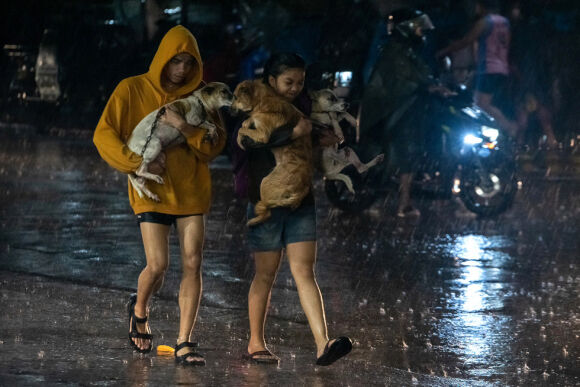 2 Sieu Bao Noru It Nhat 5 Nguoi Philippines Thiet Mang