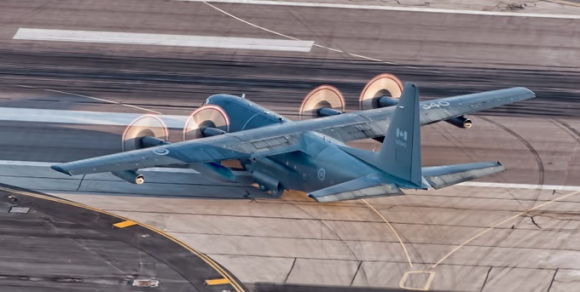 1 Canada Cu Them May Bay Van Tai Chuyen Cho Vu Khi Cho Ukraine