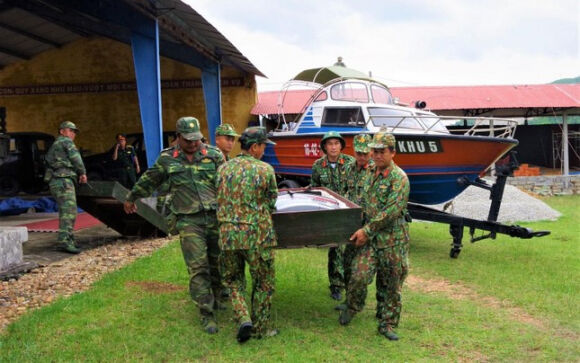 5 Quan Doi Dieu Dong May Bay Xe Thiet Giap San Sang Giup Dan Chong Bao