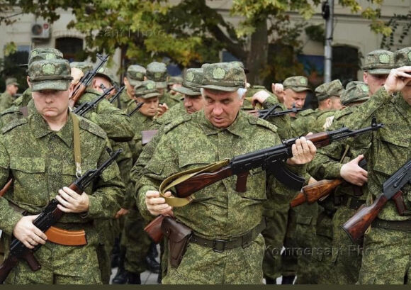 1 Chong Bat Linh Chay Ra Nuoc Ngoai Bang Moi Gia Xa Hoi Nga Hon Loan