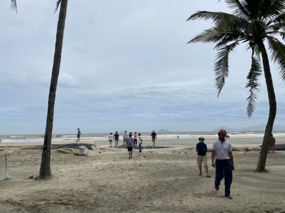 5 Bao Tan Nguoi Dan Hoi An Di So Tan Tro Ve Gio On Roi Tai Qua Nan Khoi