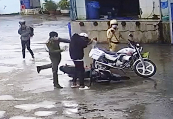 1 Tham Phan Gia Dinh Nen Dua 2 Hoc Sinh Di Giam Dinh Thuong Tich