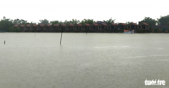 2 Loc Xoay Lam Nha Dan Toc Mai Nuoc Lu Chia Cat Nhieu Ho Dan Ha Tinh