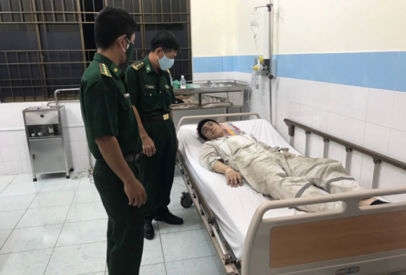 1 12 Nguoi Tu Vong Tren Tau O Bien Con Dao