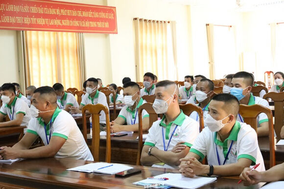 1 41 Lao Dong Quang Binh Xuat Khau Sang Han Quoc 34 Nguoi Bo Tron