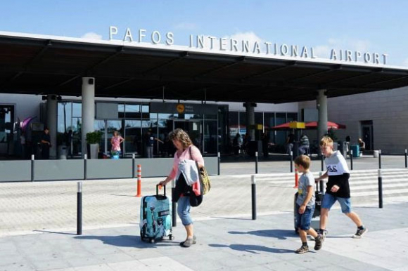 1 Dang Giua Chuyen Bay Vo Phat Hien Chong Chet Tren Ghe May Bay