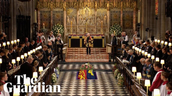 2 Anh Cong Bo Giay Chung Tu Cua Nu Hoang Elizabeth Ii