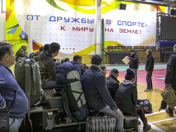 1 Tong Thong Nga Putin Goi Nhap Ngu Them 120000 Cong Dan