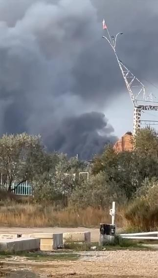 1 Crimea Chay Lon O San Bay Do Phi Co Cho Dan Truot Khoi Duong Bang