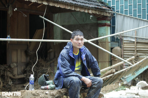 4 Tro Ve Nha Sau Lu Nguoi Dan Gat Nuoc Mat Cao Bun Dat Tim Tai San