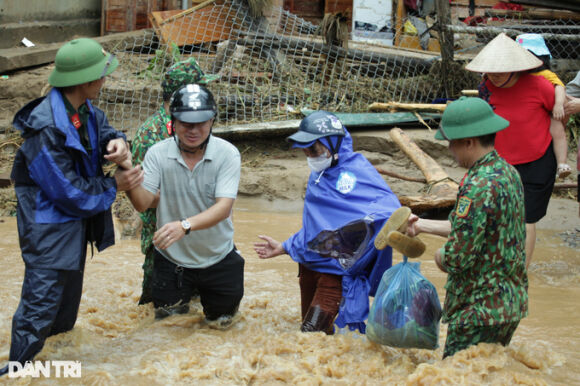5 Tro Ve Nha Sau Lu Nguoi Dan Gat Nuoc Mat Cao Bun Dat Tim Tai San