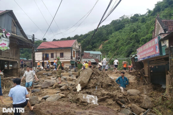 7 Tro Ve Nha Sau Lu Nguoi Dan Gat Nuoc Mat Cao Bun Dat Tim Tai San