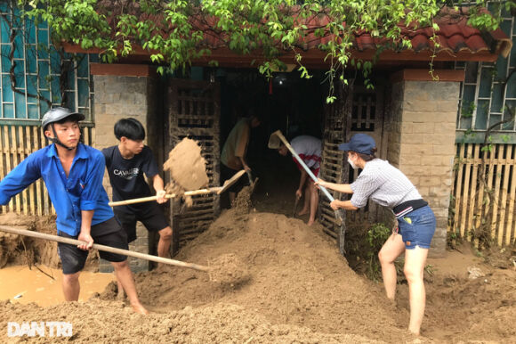 8 Tro Ve Nha Sau Lu Nguoi Dan Gat Nuoc Mat Cao Bun Dat Tim Tai San