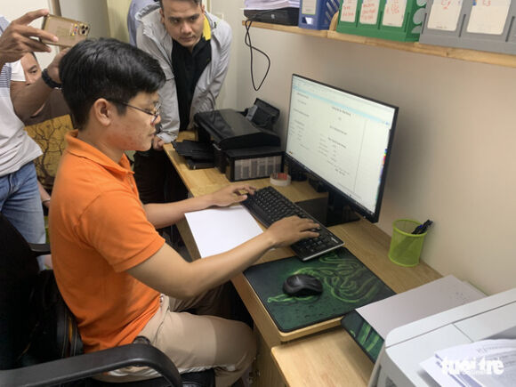 5 Triet Pha 2 Nhom Chuyen Lam Gia Can Cuoc Gan Chip So Hong Bang Dai Hoc