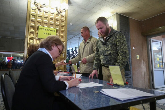 1 Nga Mo Rong Doi Tuong Mien Dong Vien Quan Su