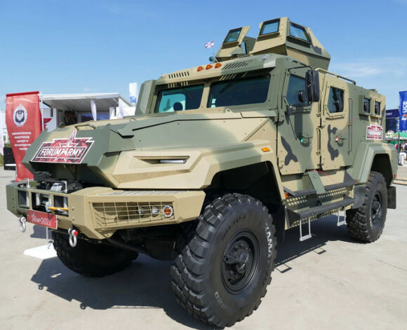 2 Xe Boc Thep Da Nang Hien Dai Nhat Cua Nga Bi Thu Giu Tai Ukraine