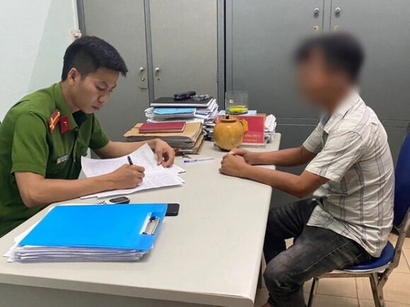 2 4 Phu Nu Di An Xin Bi Nghi Oan Bat Coc Tre Em O Hue