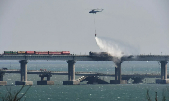 2 Anh Noi Nang Luc Cau Crimea Suy Giam Nghiem Trong Sau Vu No