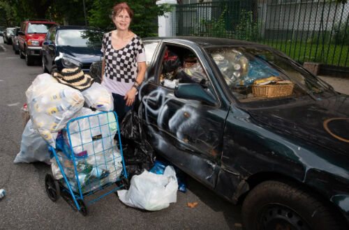 1 It Ai Biet Duoc Ty Phu My Nay Ngay Nao Cung Di Nhat Ve Chai