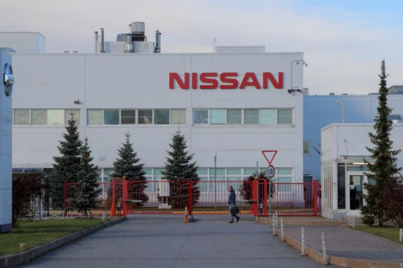 2 Nissan Ban Mang Kinh Doanh Tai Nga Voi Gia 1 Euro