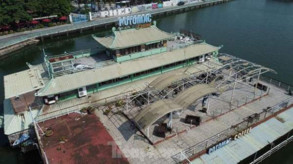 10 Thuyen Noi Nha Noi Mat My Quan Do Thi Duoc Di Chuyen Ra Khoi Ho Tay