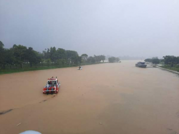 11 Lu Bua Vay Nhieu Tuyen Duong Tp Hue Ngap Sau Di Doi Dan Vung Nguy Hiem