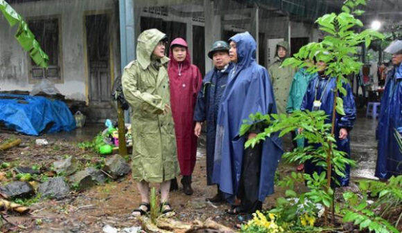 2 Lu Bua Vay Nhieu Tuyen Duong Tp Hue Ngap Sau Di Doi Dan Vung Nguy Hiem