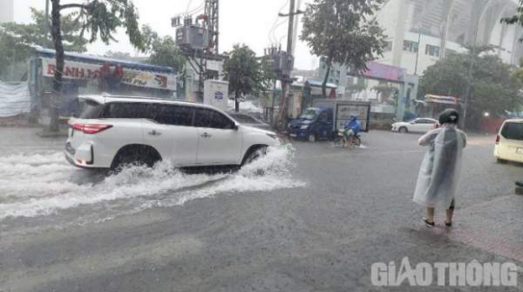 4 Mua Trang Troi Nhieu Tuyen Duong Trung Tam Da Nang Thanh Song