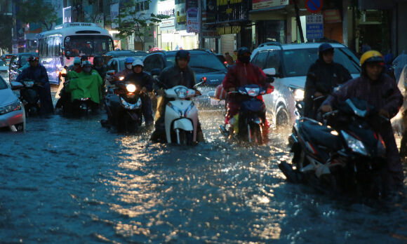 1 Mua Lon Truoc Bao Nhieu Tinh Mien Trung Ngap Sau