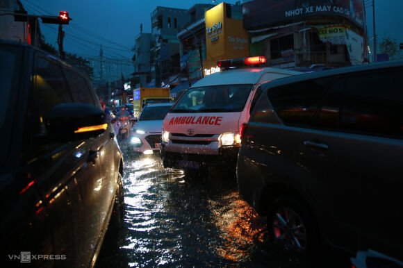 2 Mua Lon Truoc Bao Nhieu Tinh Mien Trung Ngap Sau