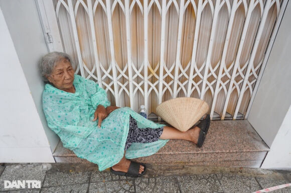 2 Nguoi Da Nang Khoc Nghen Sau Mua Lu Nuoc Cuon Troi Het That Roi