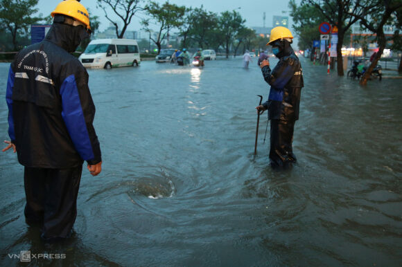 4 Mua Lon Truoc Bao Nhieu Tinh Mien Trung Ngap Sau
