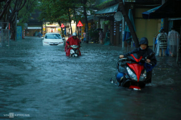 7 Mua Lon Truoc Bao Nhieu Tinh Mien Trung Ngap Sau
