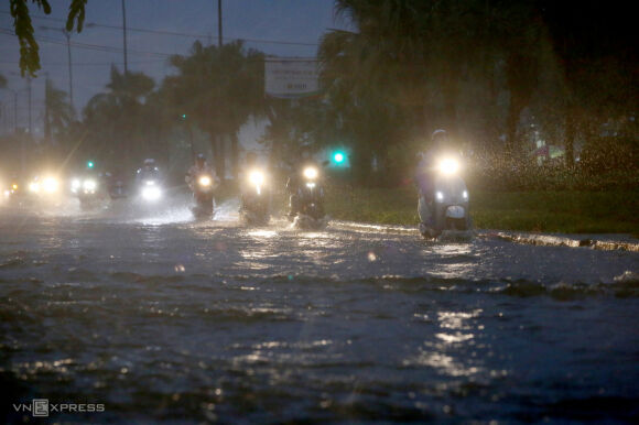 9 Mua Lon Truoc Bao Nhieu Tinh Mien Trung Ngap Sau