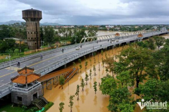 13 Hue Chim Trong Bien Nuoc Nhin Tu Bau Troi
