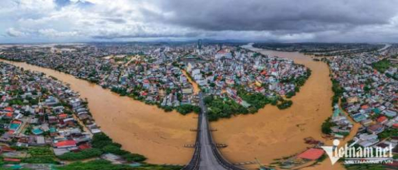 2 Hue Chim Trong Bien Nuoc Nhin Tu Bau Troi